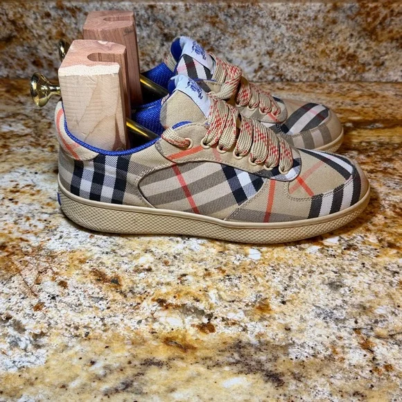 Burberry (unisex)
Terrace Check Low Top Sneakers - Picture 4 of 11